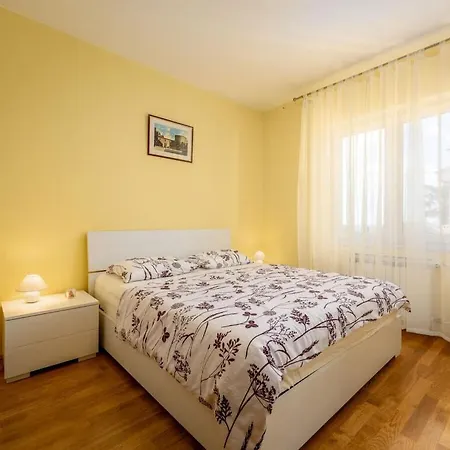 Holiday home Gulic 2 Comfortable *