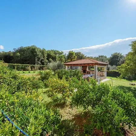 Gulic 2 Comfortable Ferienhaus Poreč